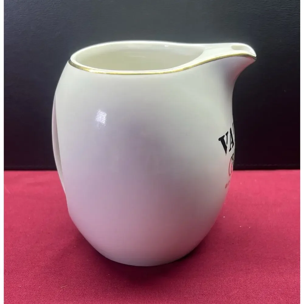 VAT 69 Gold Golden Light Blended Scotch Whiskey Bar‎ Pitcher